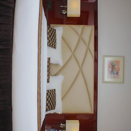 De Rembrandt Hotels And Suites Икея Экстерьер фото