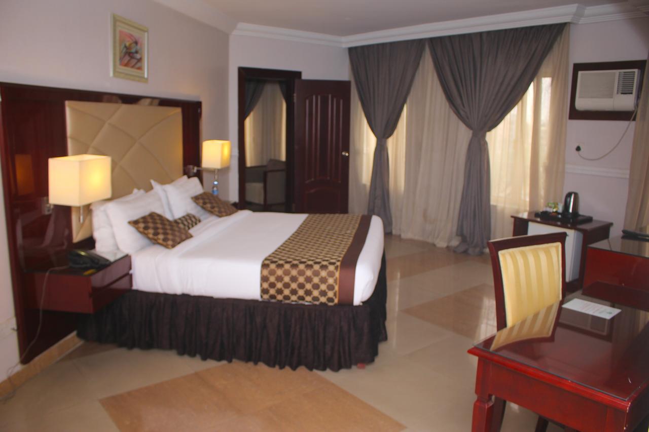 De Rembrandt Hotels And Suites Икея Экстерьер фото